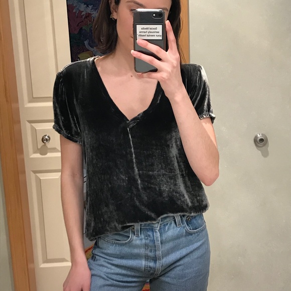 Bella Dahl plush grey velvet v neck tee - Picture 2 of 7